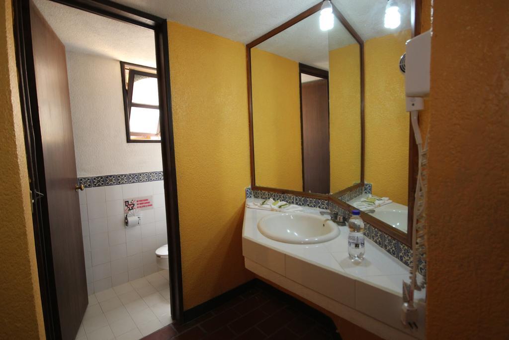 Hotel Plaza Santo Domingo San Cristóbal de Las Casas Rom bilde