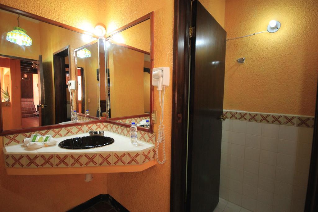 Hotel Plaza Santo Domingo San Cristóbal de Las Casas Rom bilde