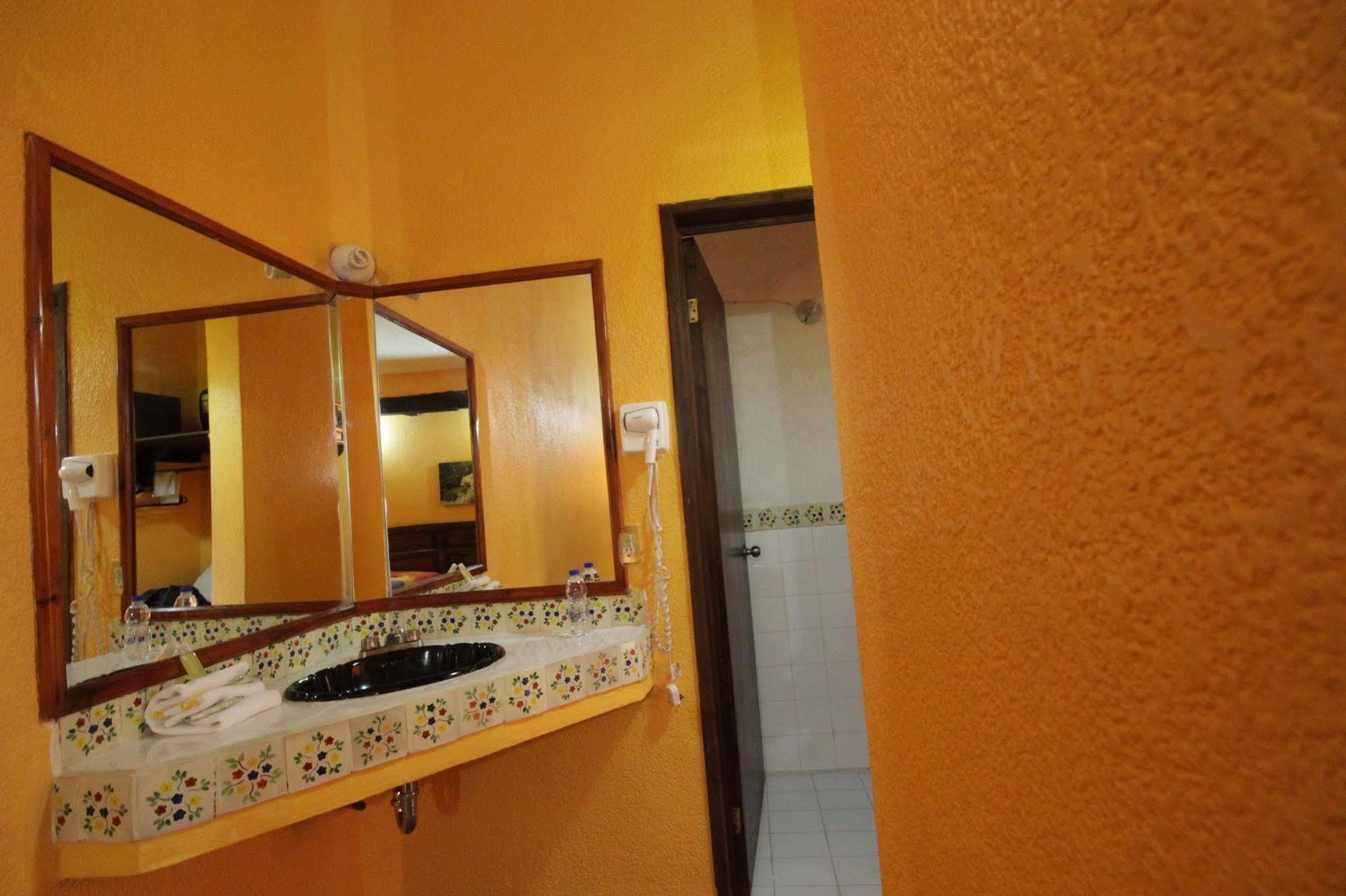 Hotel Plaza Santo Domingo San Cristóbal de Las Casas Eksteriør bilde